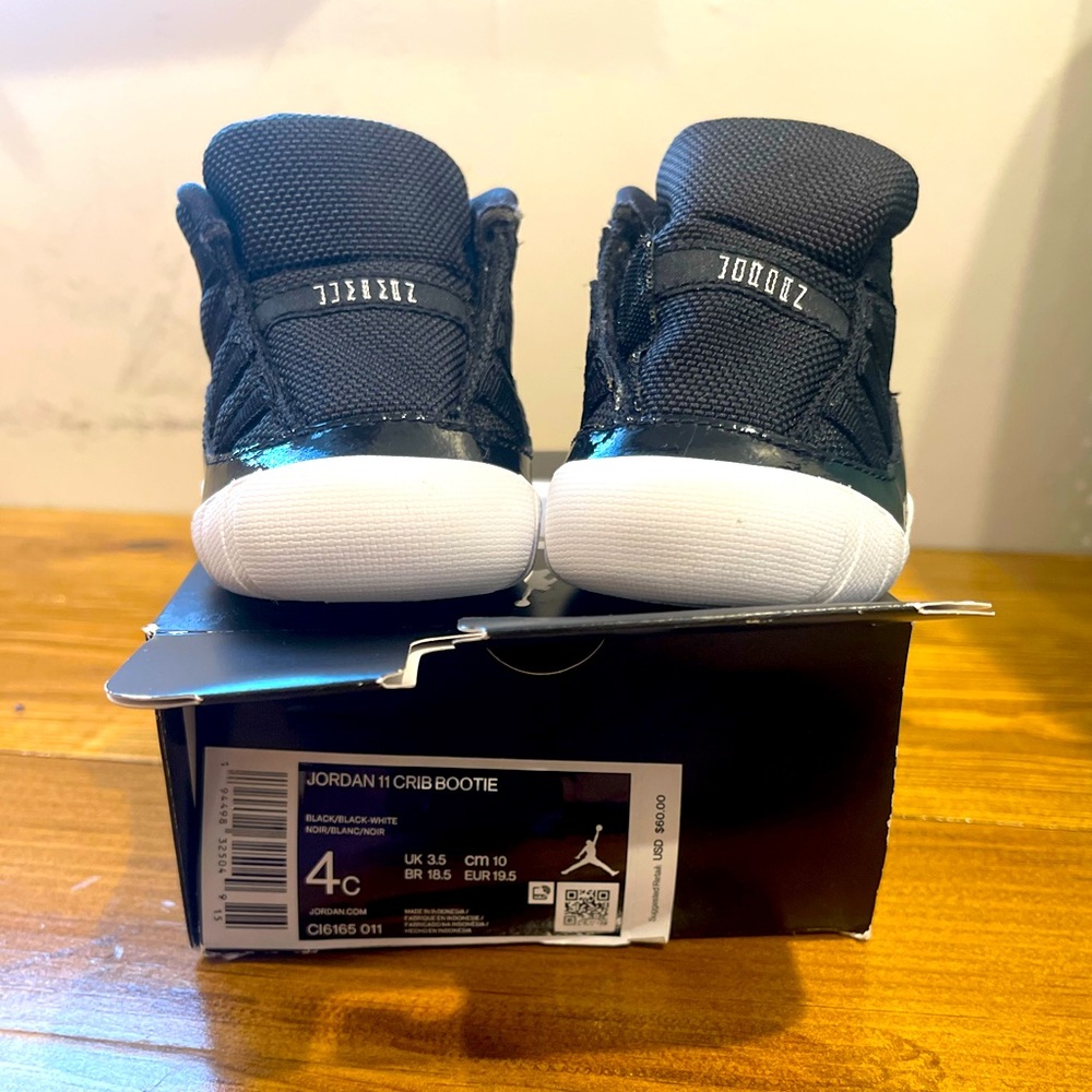 Authentic baby Jordan 11 crib shoe size 4c with original box